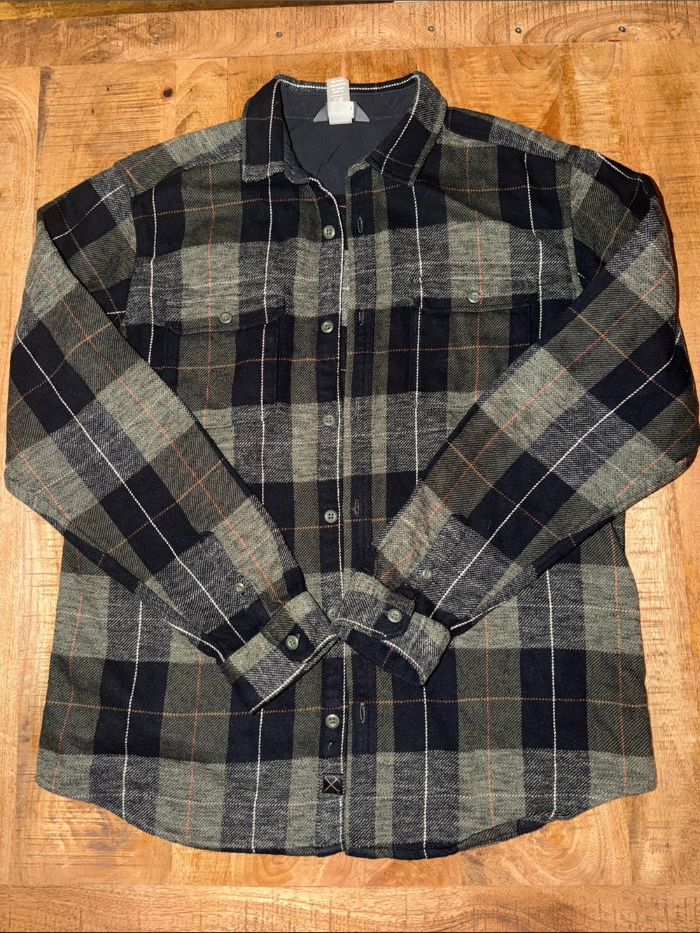 Mountain Hardwear Men's Black and Gray Plaid Button-Down Shirt